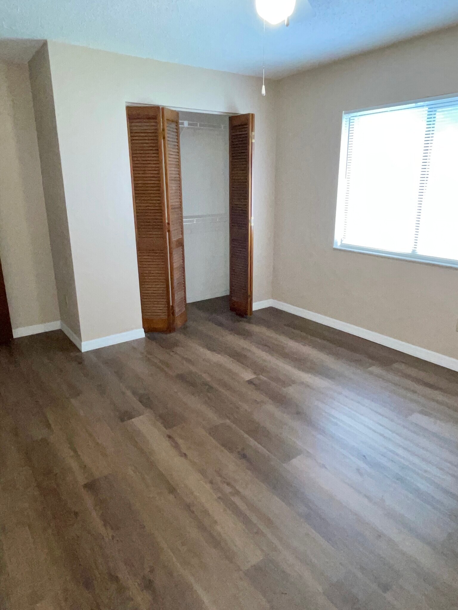 Building Photo - 2085 Oak Meadow Cir