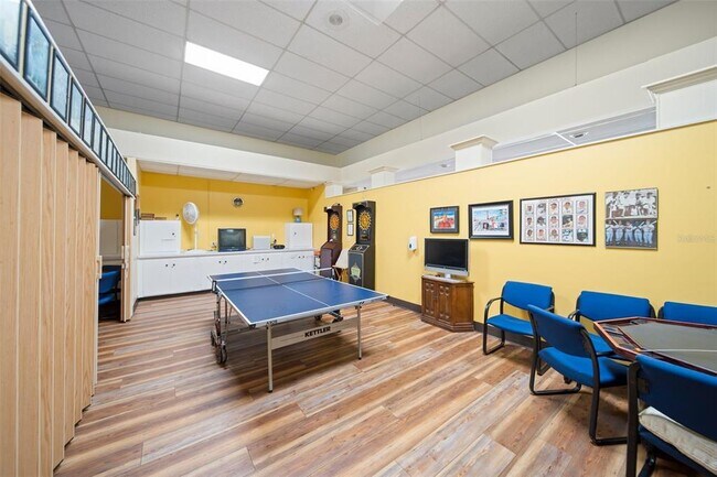 Building Photo - 4725 Cove Cir