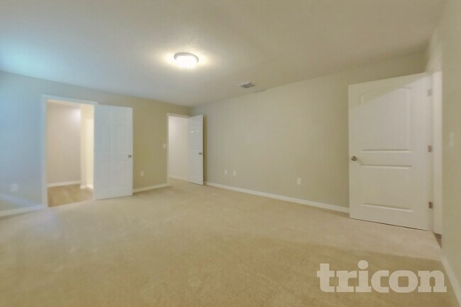 Building Photo - 1744 Chatham Grn