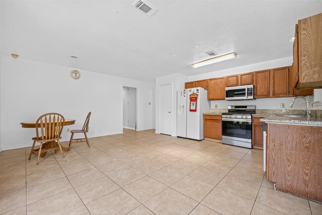 Building Photo - 6510 Grand Haven Dr