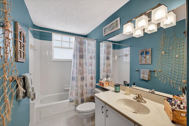 Building Photo - 1206 Mainsail Cir