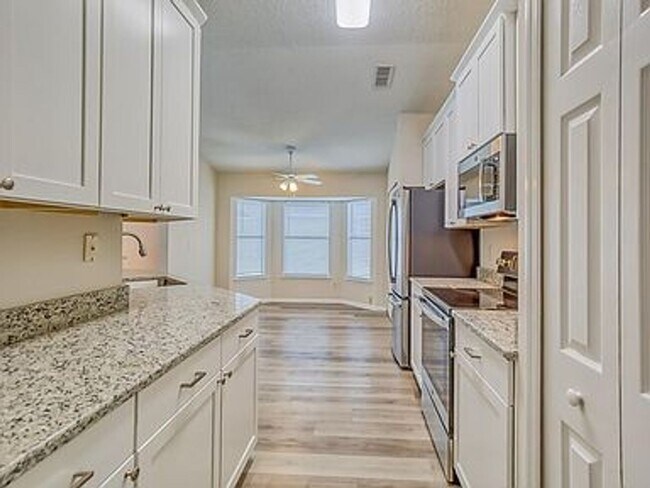 Building Photo - St Johns Rental