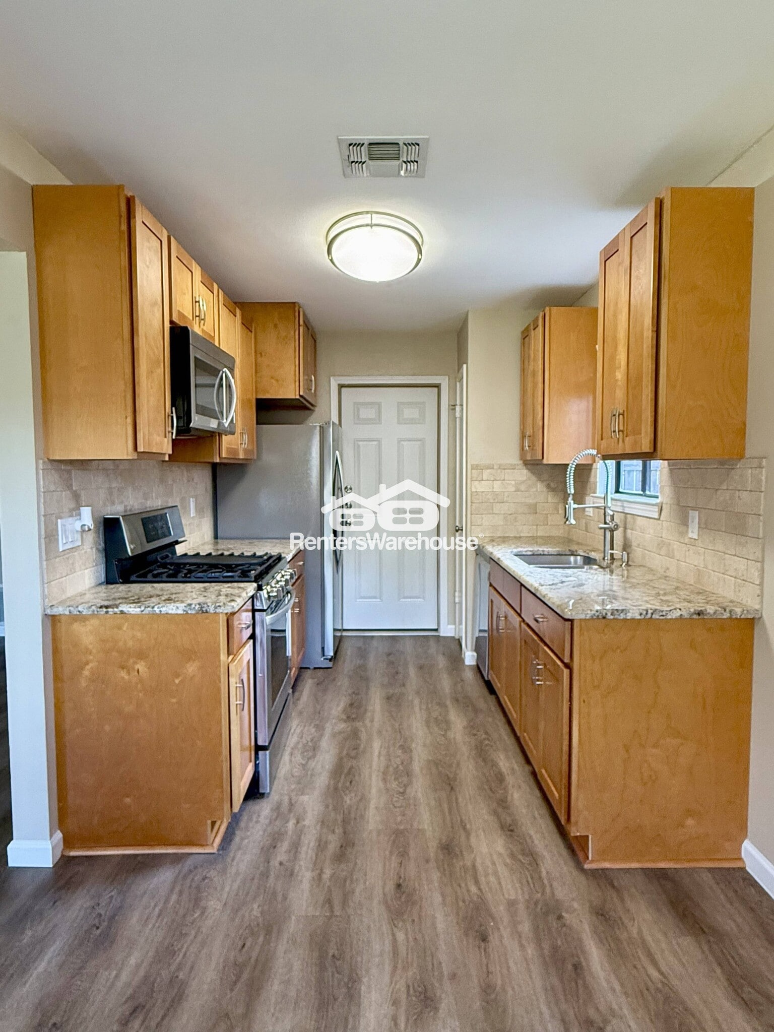 Building Photo - 3814 Stonecroft Dr