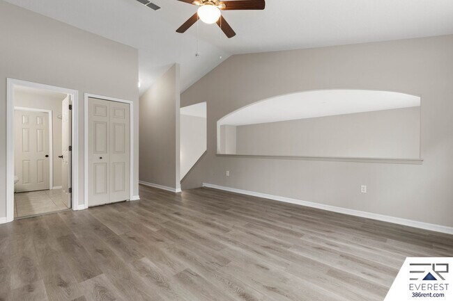 Building Photo - 60 Brigadoon Ln