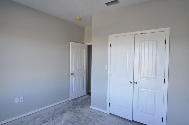 Building Photo - 3901 Madison Rd