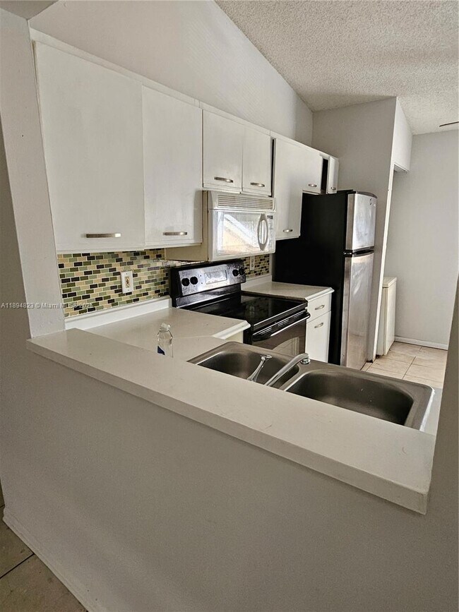 Building Photo - 2511 NW 56th Ave