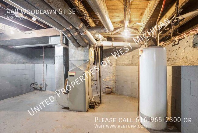 Building Photo - 448 Woodlawn St SE