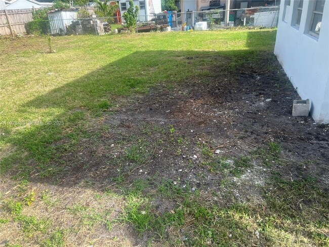 Building Photo - 3921 SW 59th Ave