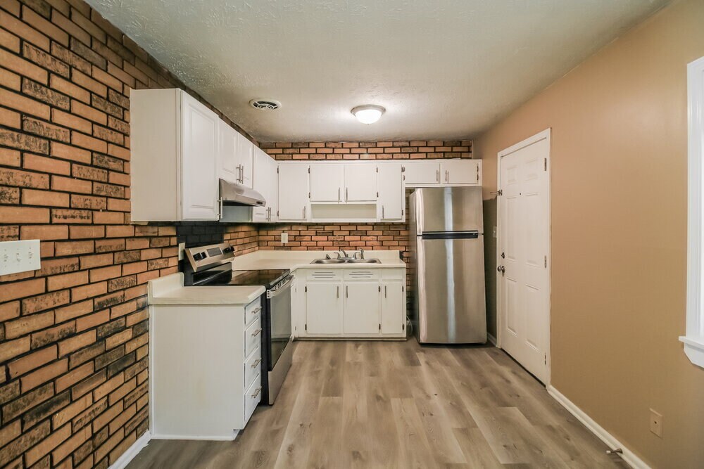 Building Photo - 10192 Port Royal Ct
