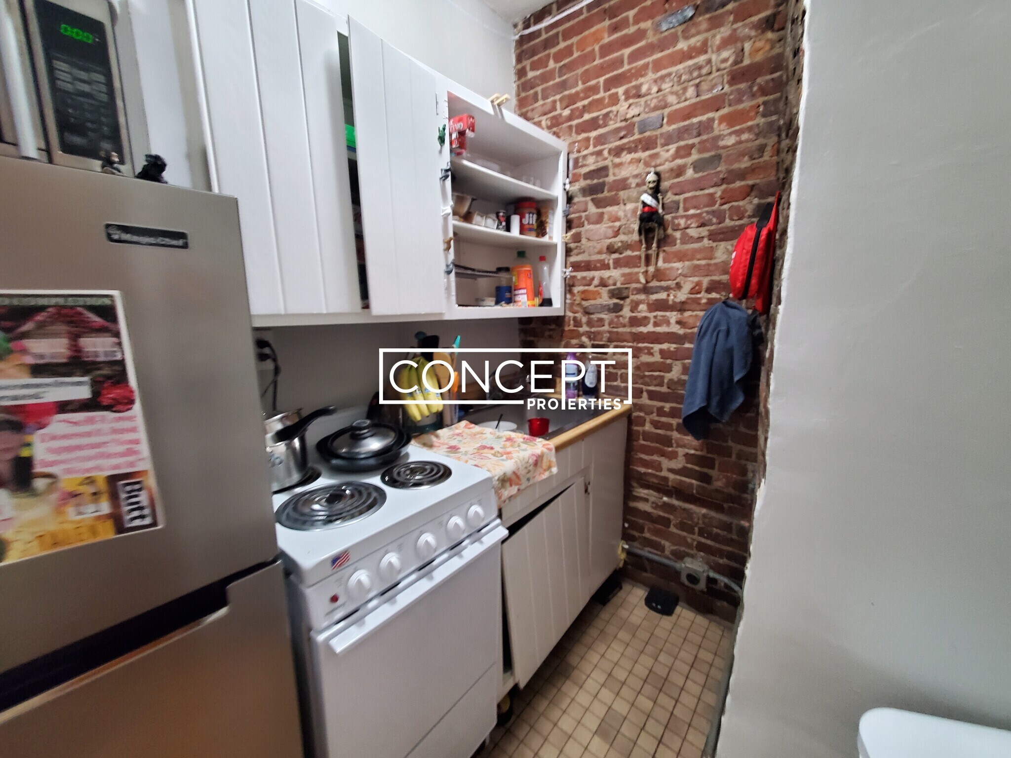 Building Photo - 40 Anderson St