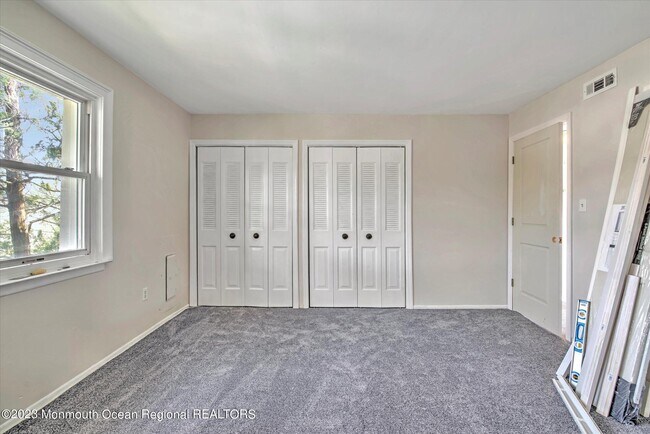 Building Photo - 250B Sawmill Rd