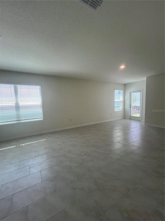 Building Photo - 190 Amberwood Way