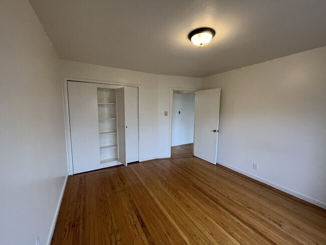 Building Photo - 752 Spruce St