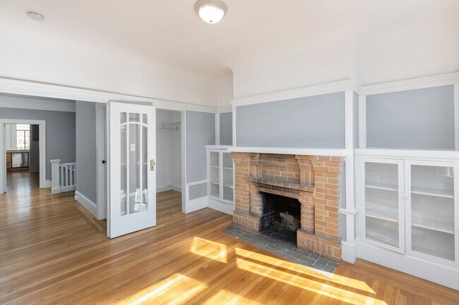 Building Photo - 2272 Greenwich St