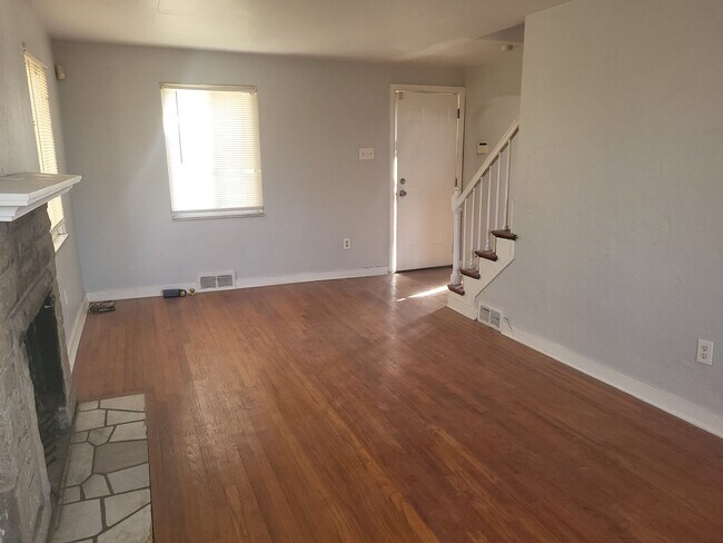 Building Photo - 1541 Sylvan Terrace