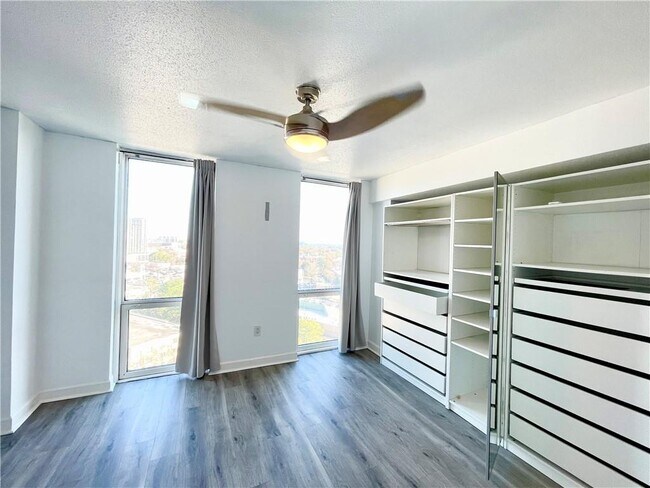 Building Photo - 2870 Pharr Ct S Northwest