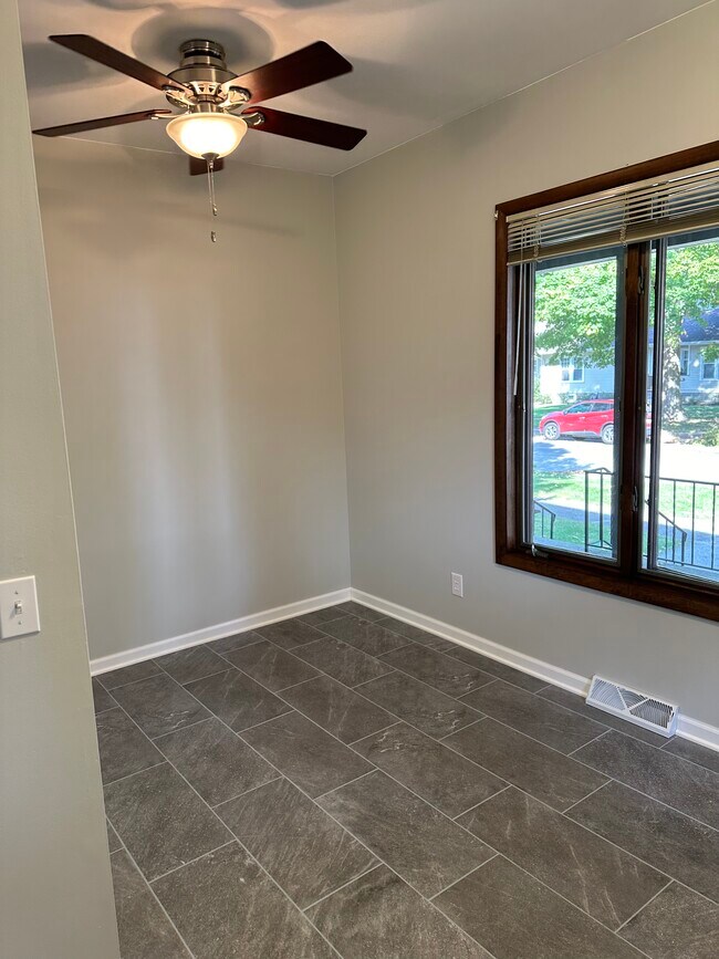 Kitchen view 3 - 706 Chicago St