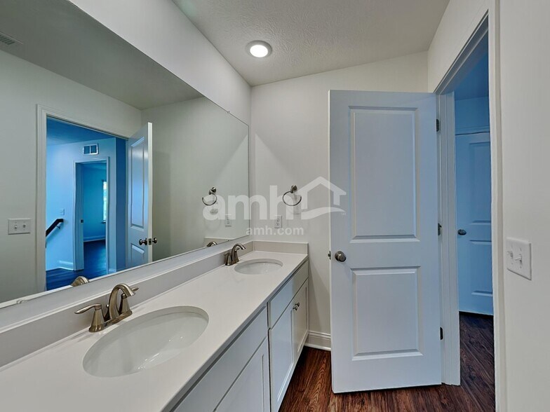 Building Photo - 8393 Merlin Dr
