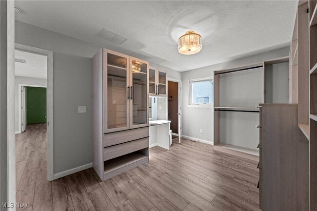 Building Photo - 1928 W 48th St