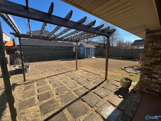 Building Photo - 206 Healey Dr