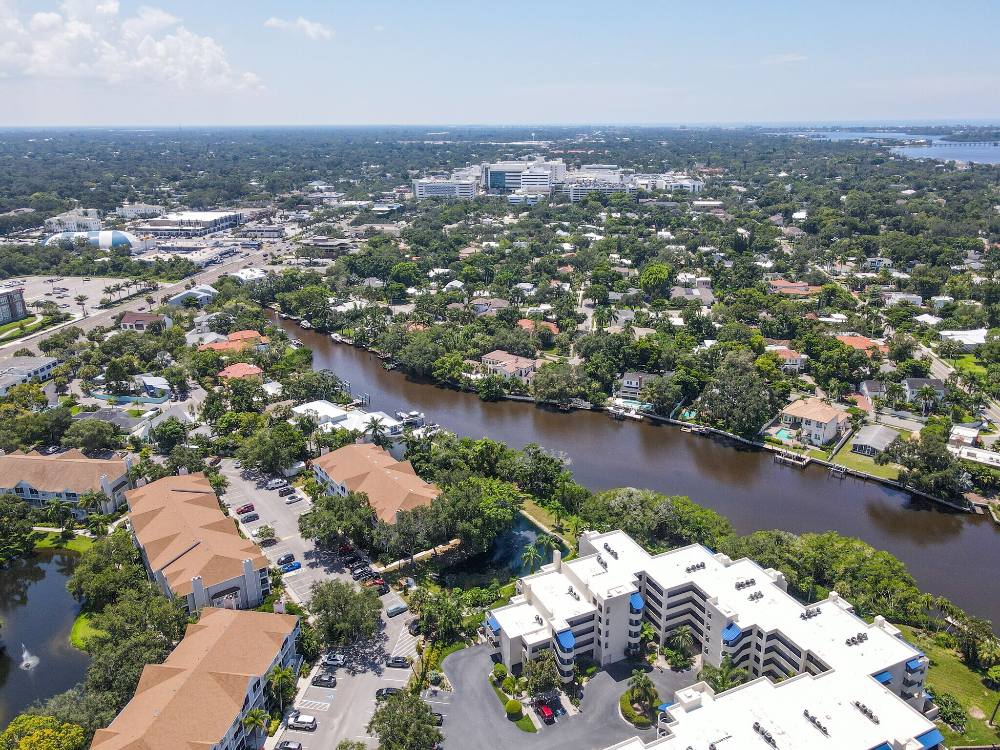 Building Photo - 850 S Tamiami Trl