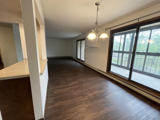 Building Photo - 5607 Green Cir Dr