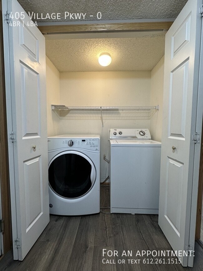 Building Photo - 405 Village Pkwy