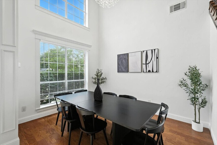 Building Photo - 5795 Brighton Ct