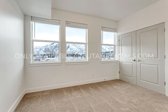 Building Photo - 768 S 1600 W