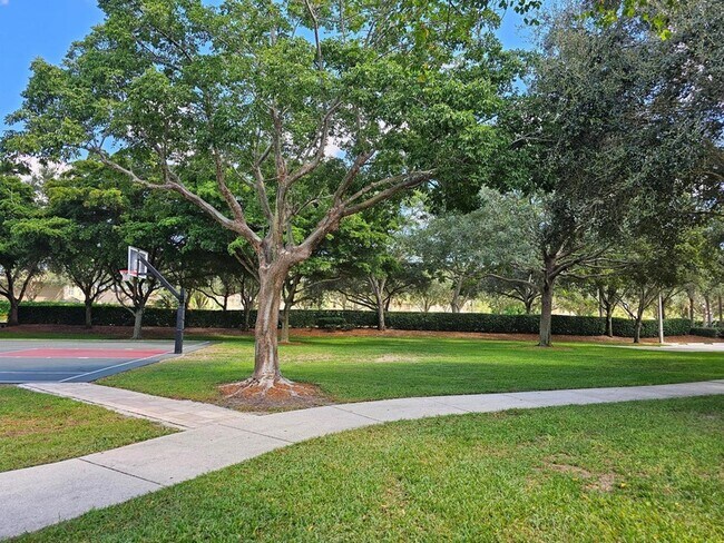 Building Photo - 7533 Topiary Ave