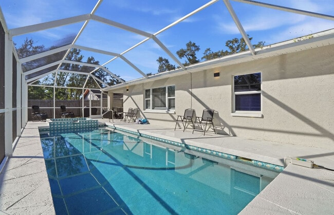 Building Photo - 3301 Woodmont Dr