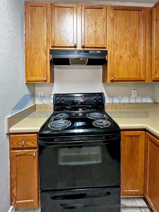 Building Photo - 7107 Brookview Way