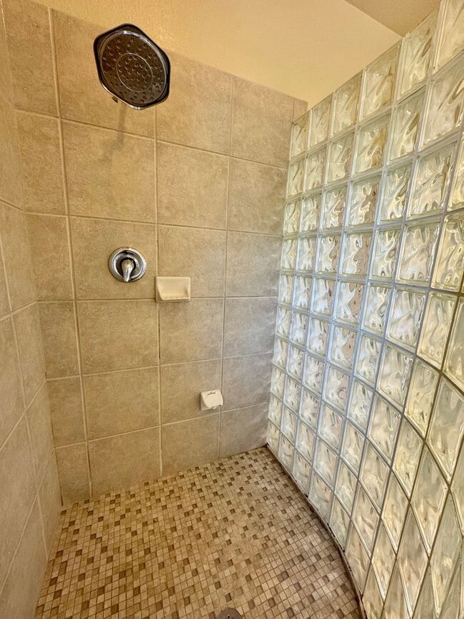 Building Photo - *COMING SOON* Luxurious 2-Story Home in Gated Stone Oak Community – Pool & Lawn Care Included