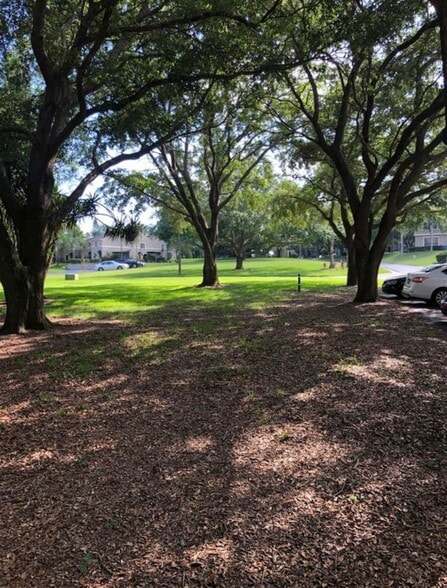 Building Photo - 2879 Thaxton Dr