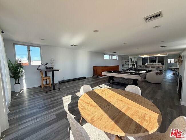 Building Photo - 46 Rose Ave