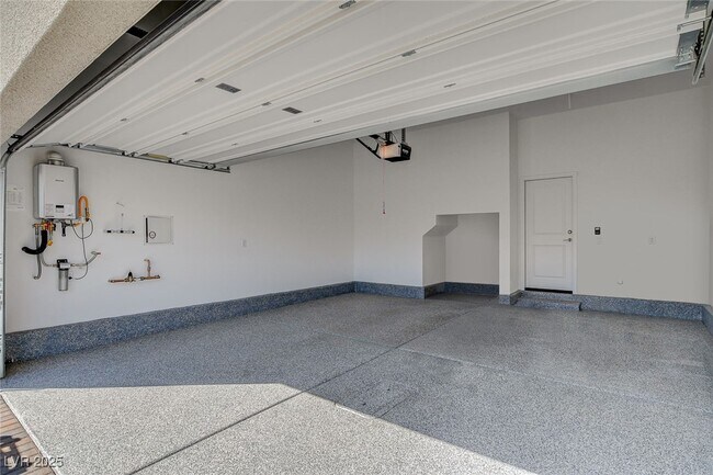 Building Photo - 3354 Via Strada St