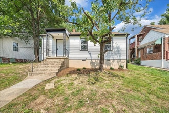 Building Photo - 2109 Colgate St NE