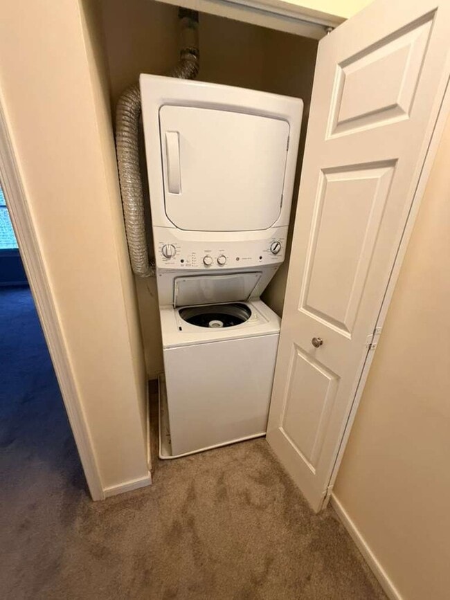 Building Photo - 2516 W Straw Bridge Chase W