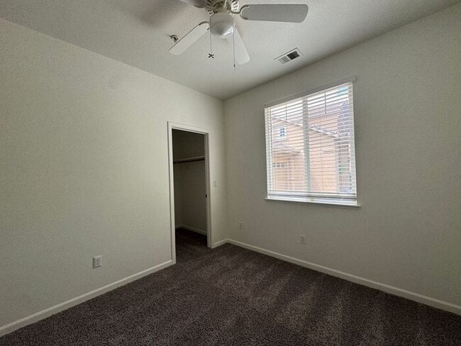 Building Photo - 3 Bed , 2 Bath in Wingfield Springs!
