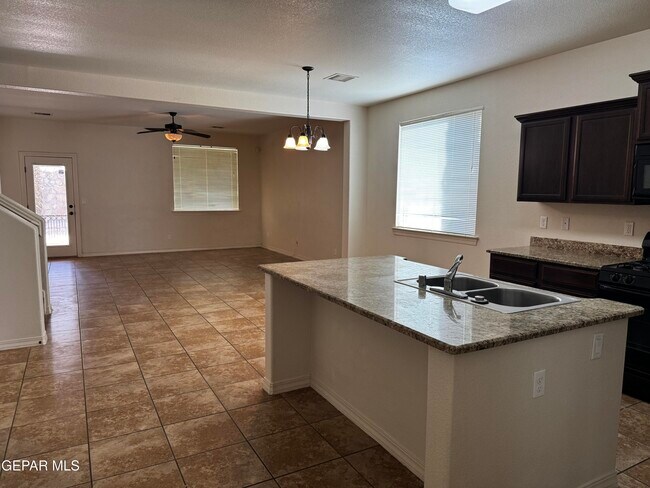 Building Photo - 12641 Paseo Rae Ave