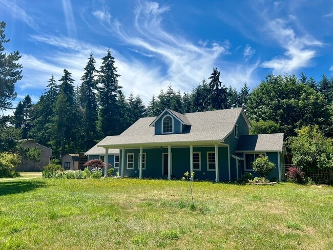 Building Photo - 3+ BD on 2 Acres - Barn Included