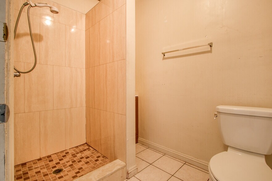 Building Photo - 5246 Phillips Blvd