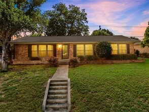 Building Photo - 2349 Mt Carmel Dr