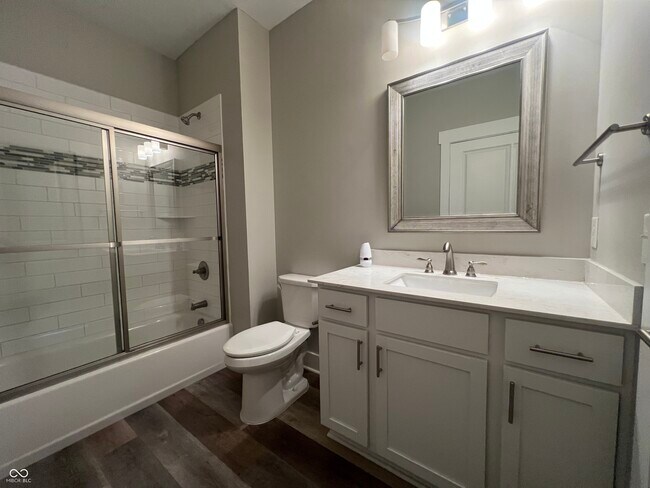Building Photo - 4077 Rookwood Ave