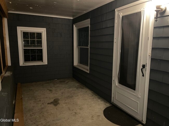 Building Photo - 163 Ridge St