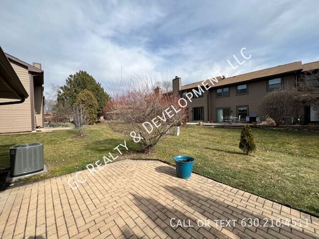 Building Photo - 925 Indian Boundary Dr