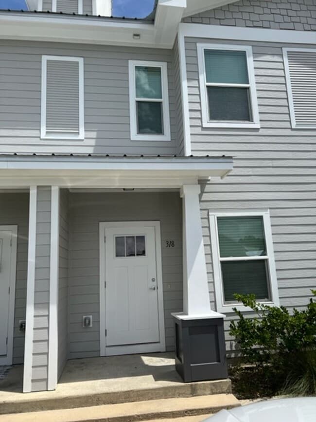 Building Photo - 318 N Sand Palm Rd