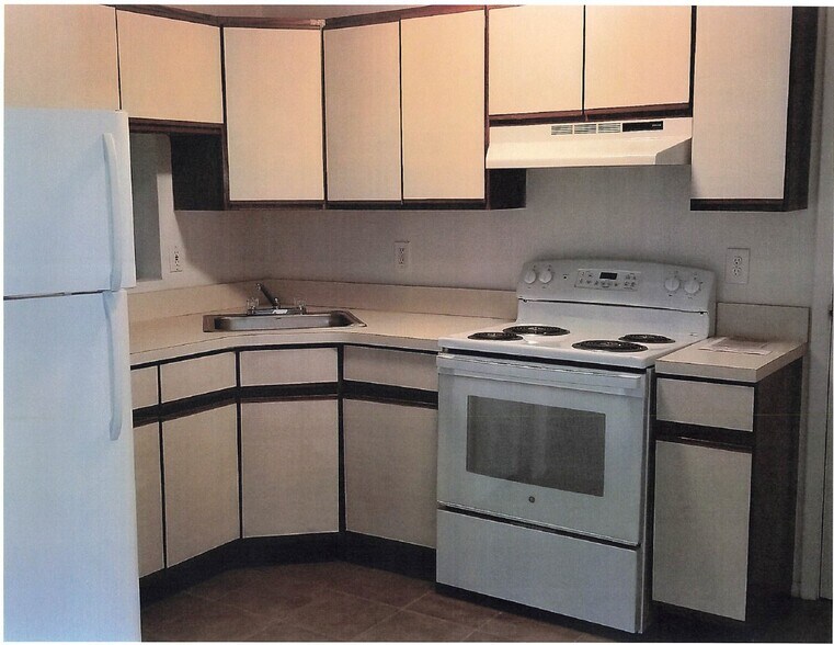 Building Photo - Fairway Manor Senior Rental Apartments 55+