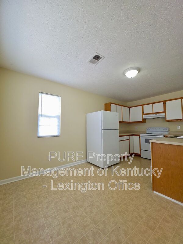 Building Photo - 264 Grinder Ct