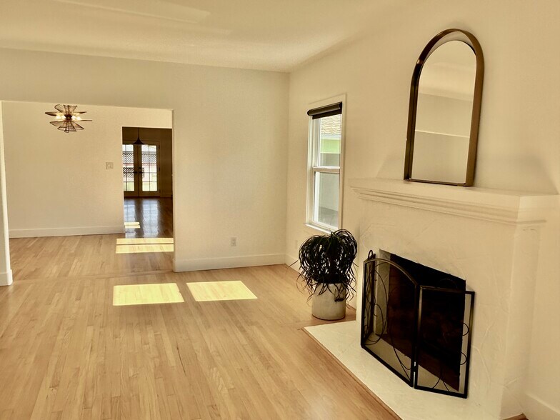 Building Photo - 4565 Estrella Ave